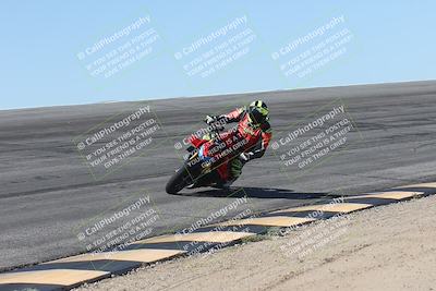 media/Oct-13-2025-Moto Forza (Mon) [[a66d839500]]/3-B Group/Session 2 (Bowl)/